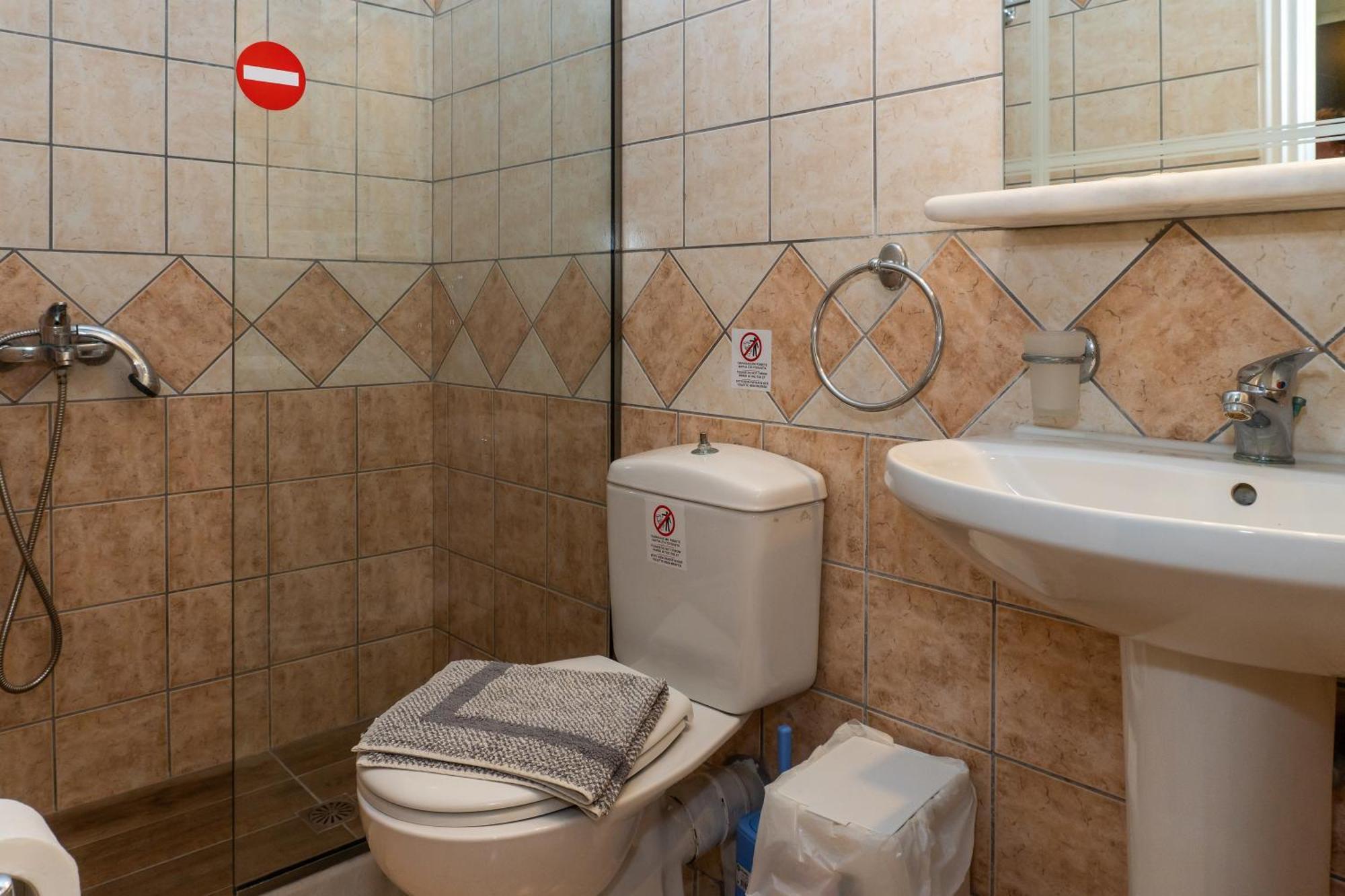 Mentikas Studios Laganas Buitenkant foto